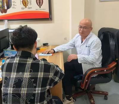 龙岩市|男科医师高朋磊：守护男性健康，专业男科诊疗