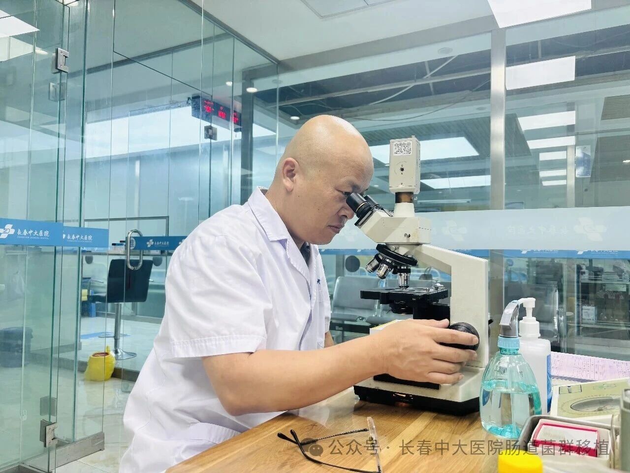 龙岩市|高朋磊医师：左手男科临床，右手肠道菌群移植深入研究